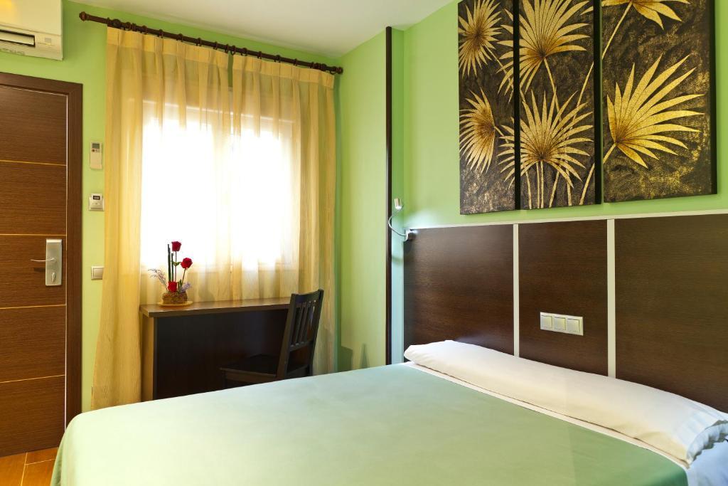 Hostal Avenida Barajas มาดริด ภายนอก รูปภาพ