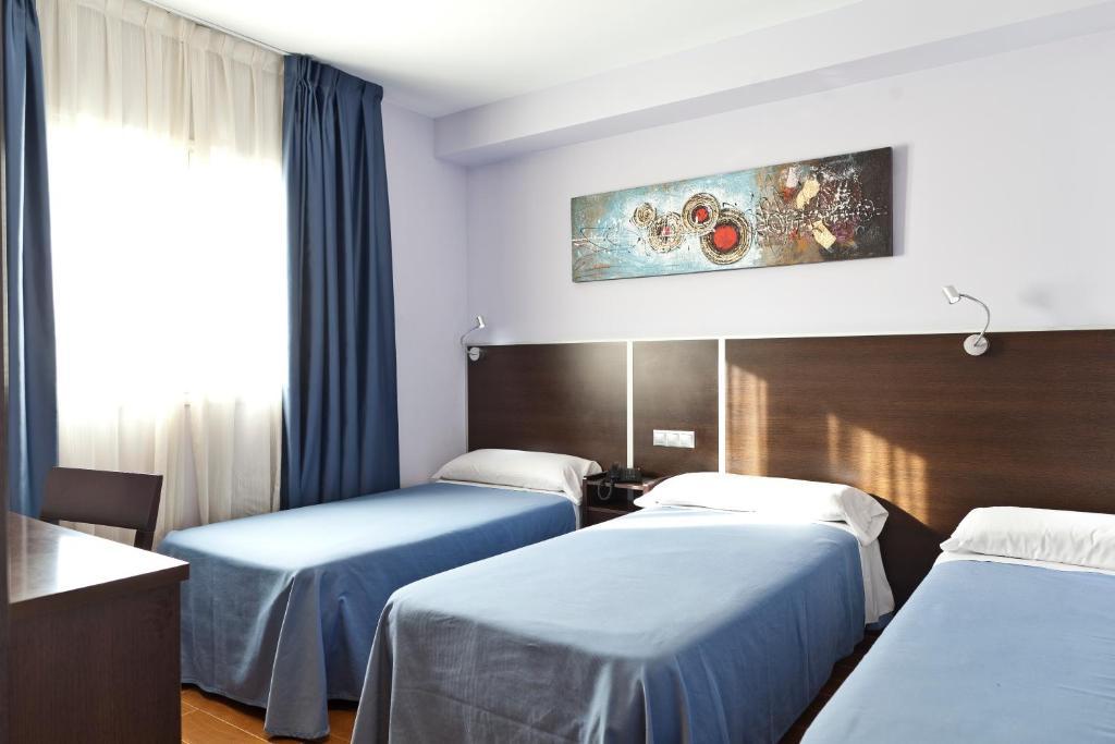 Hostal Avenida Barajas มาดริด ภายนอก รูปภาพ