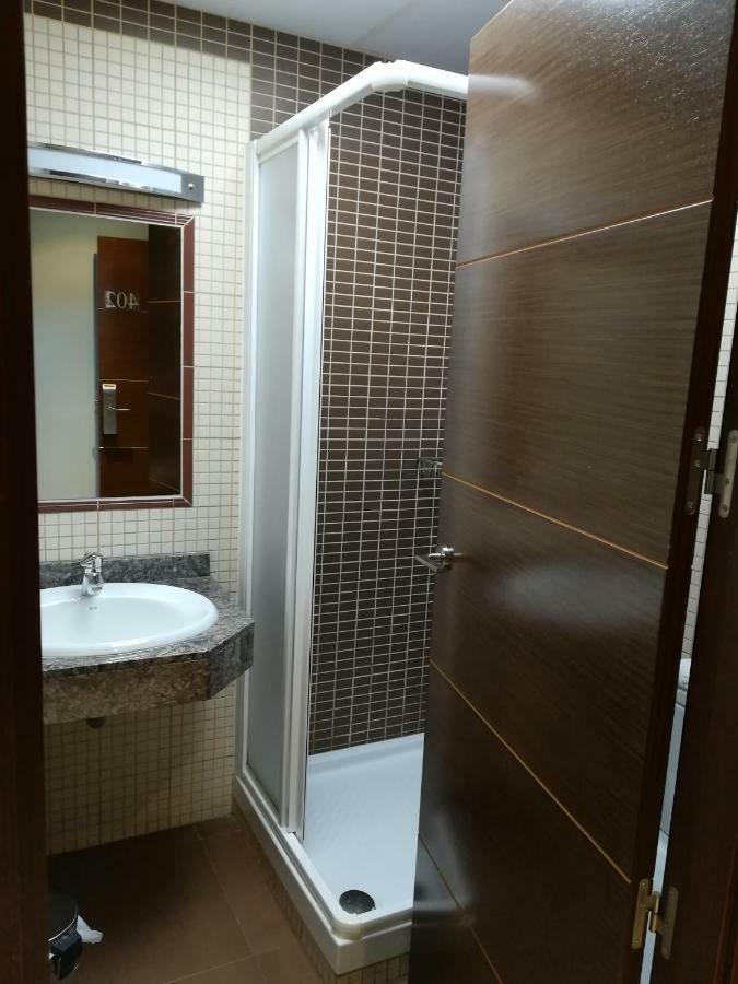 Hostal Avenida Barajas มาดริด ภายนอก รูปภาพ