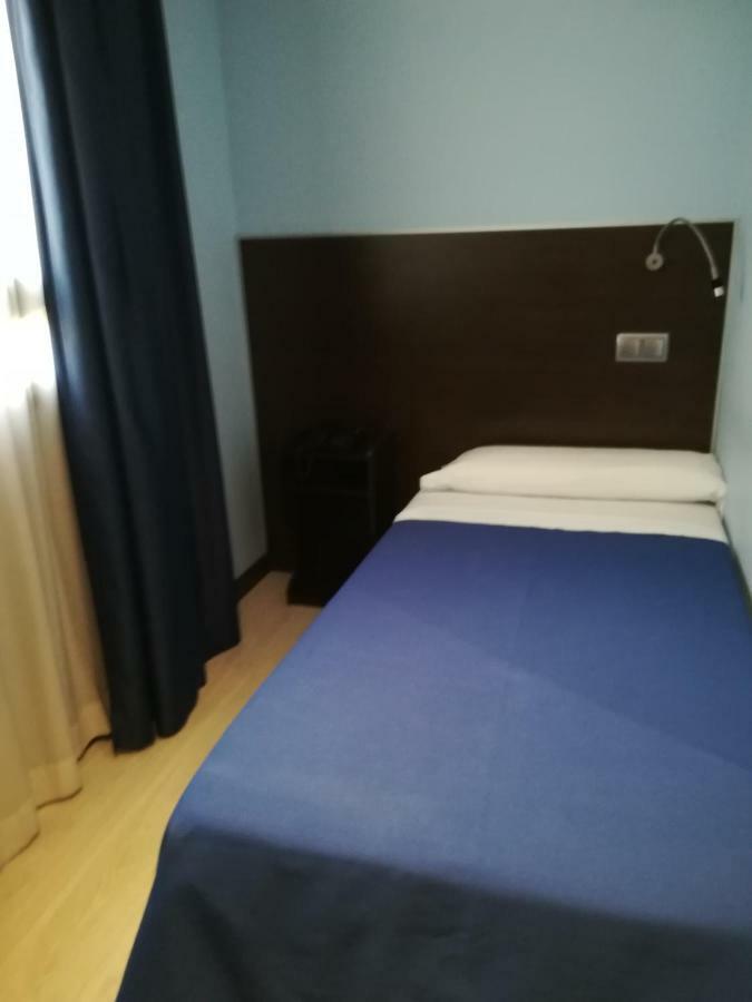Hostal Avenida Barajas มาดริด ภายนอก รูปภาพ